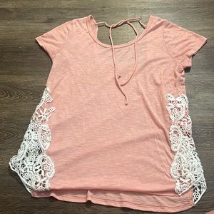 Light pink t shirt